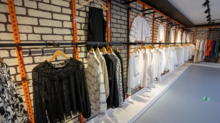 IMG_D67FED-2D912A-E6C5E1-8C733A-F560F5-25045E