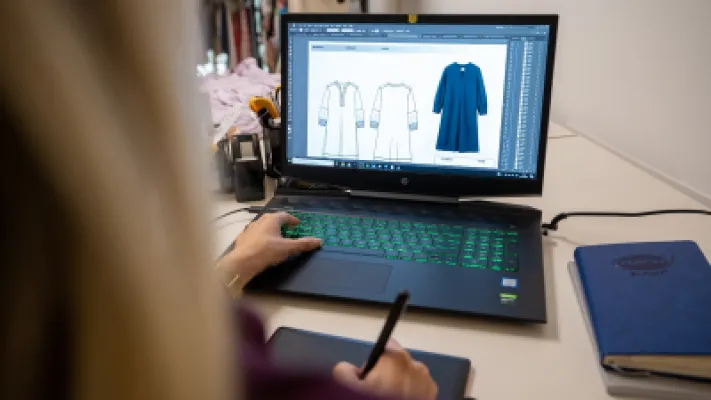 IMG_08409C-497305-DE6018-E8A655-066E2D-FAEAD8