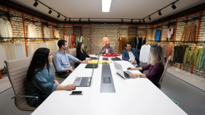 IMG_3528AD-80C340-F1FAFB-E6660A-56A3D3-571030